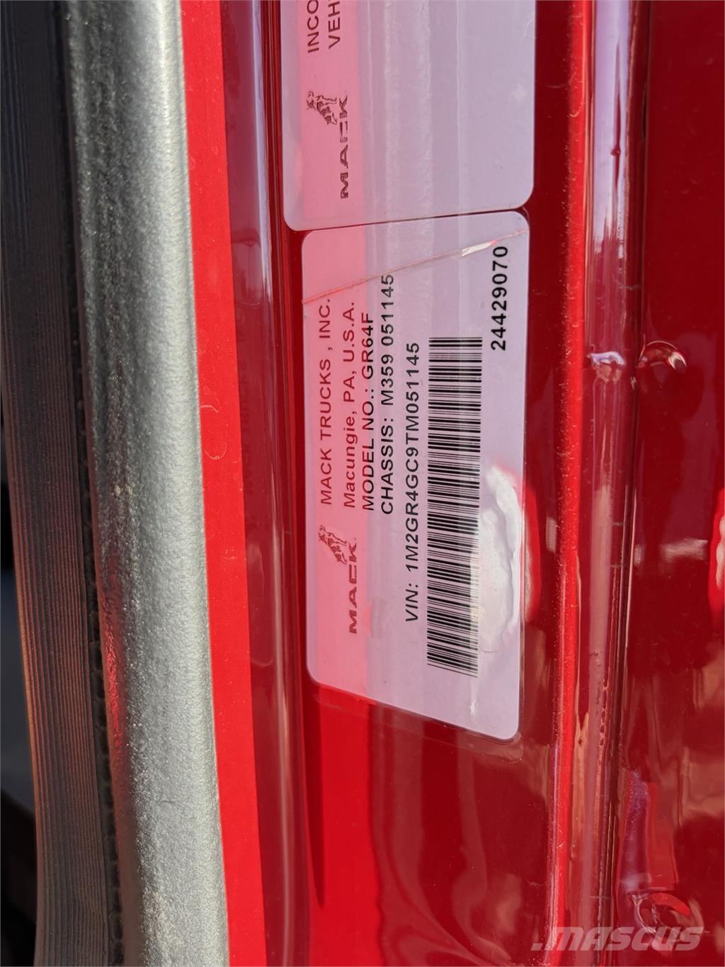 Mack GR64FR Самосвал