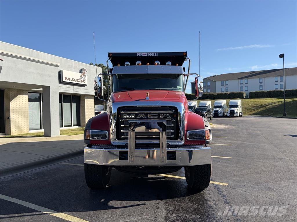 Mack GR64FR Самосвал