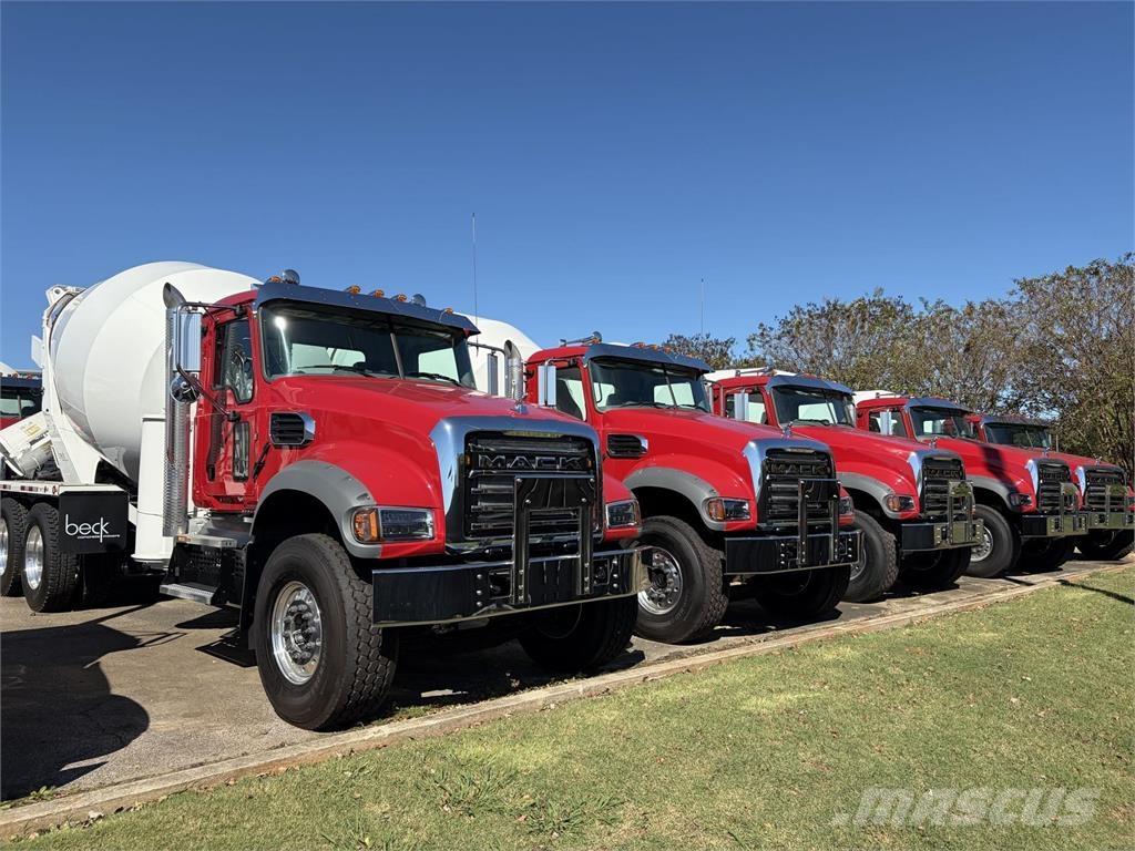 Mack GR64FR Автобетоновози
