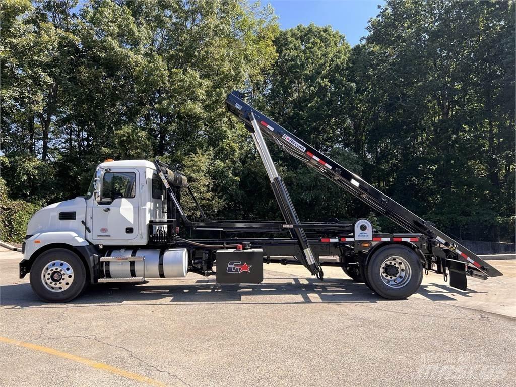 Mack MD7 42R Шаси кабини