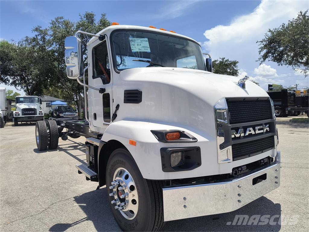 Mack MD7 42R Шаси кабини