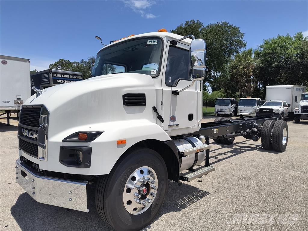 Mack MD7 42R Шаси кабини