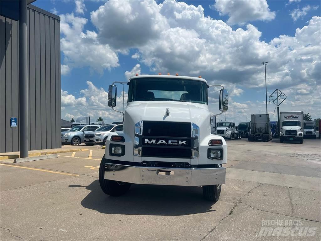 Mack MD742 Шаси кабини