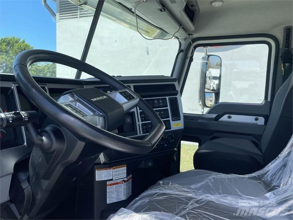 Mack PI64T Влекачи
