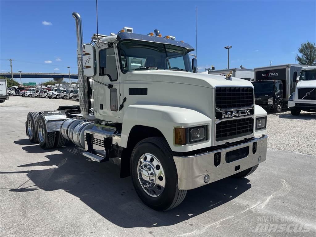 Mack PI64T Влекачи