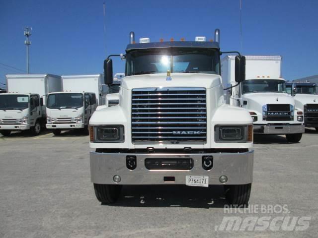 Mack PI64T Влекачи