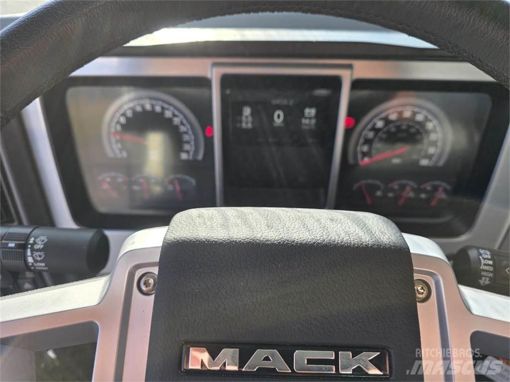 Mack PI64T Влекачи
