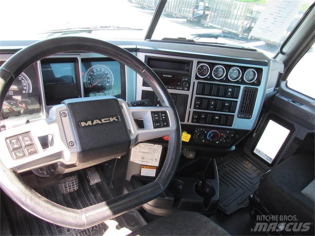 Mack PI64T Влекачи