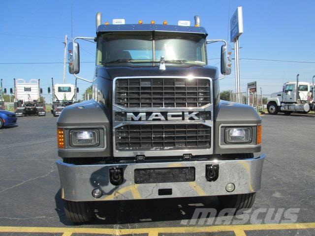Mack PI64T Влекачи