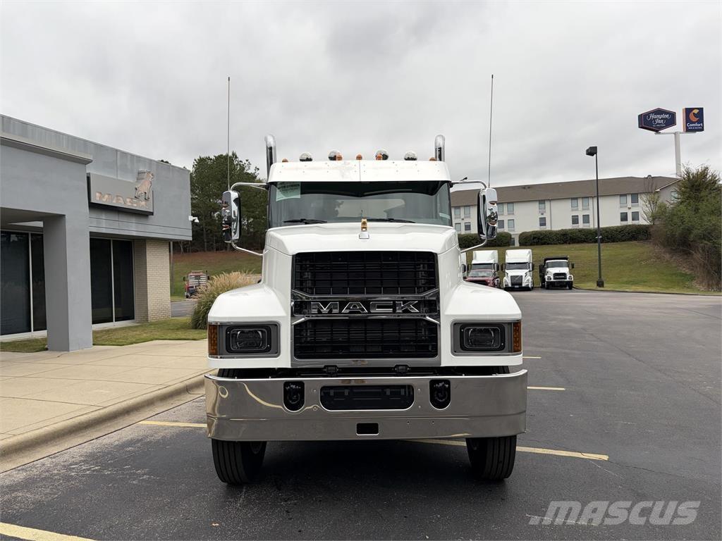 Mack PI64T Влекачи