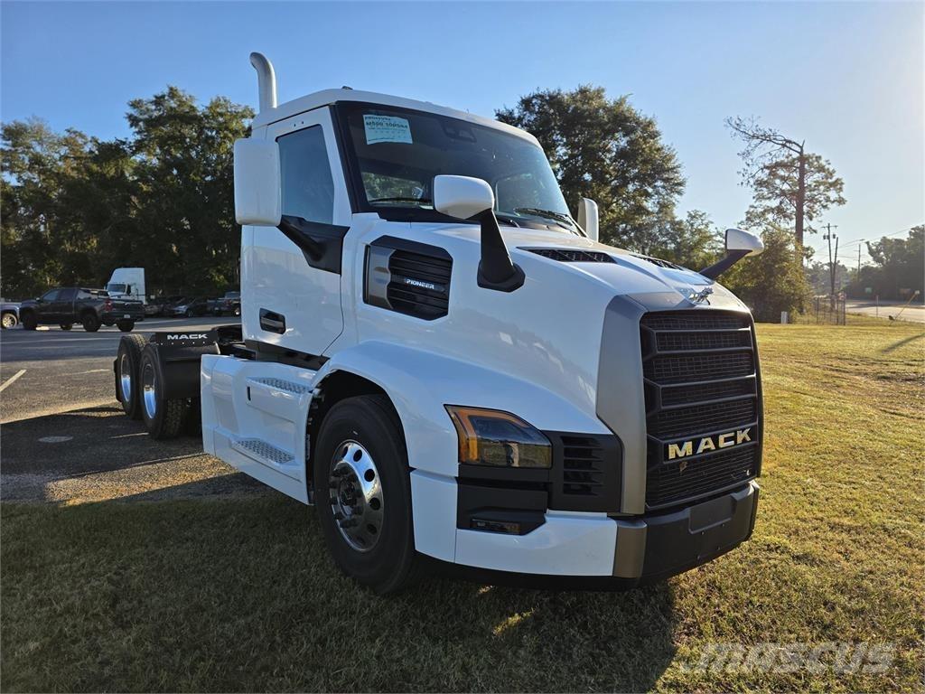 Mack PR64T Влекачи