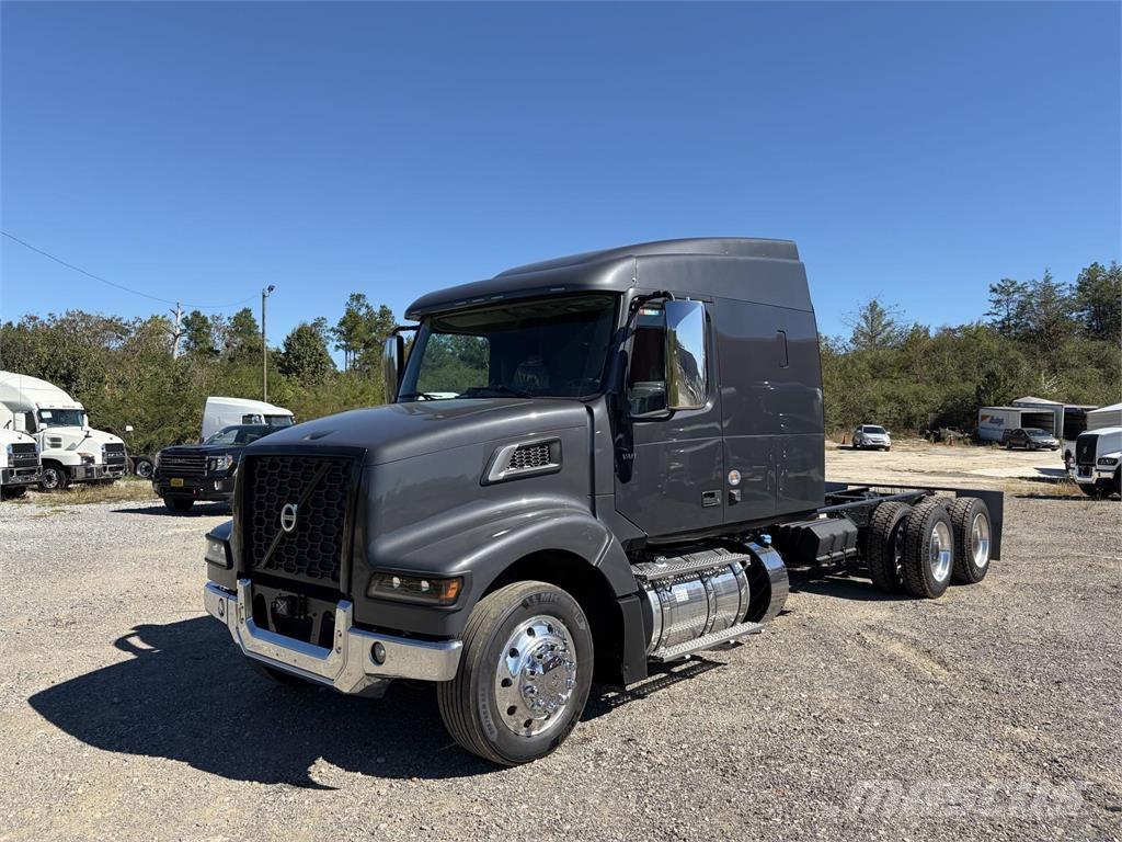 Volvo VAH64600 Камиони с кран с кука