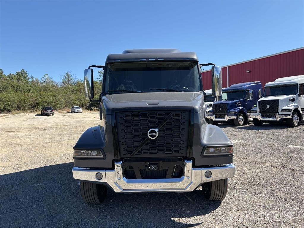 Volvo VAH64600 Камиони с кран с кука