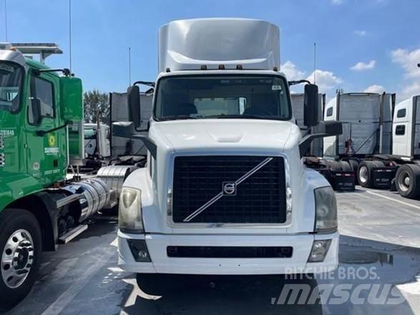 Volvo VNL42T Влекачи