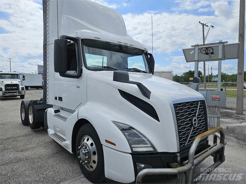 Volvo VNL62T300 Влекачи