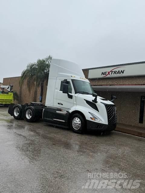 Volvo VNL64T300 Влекачи