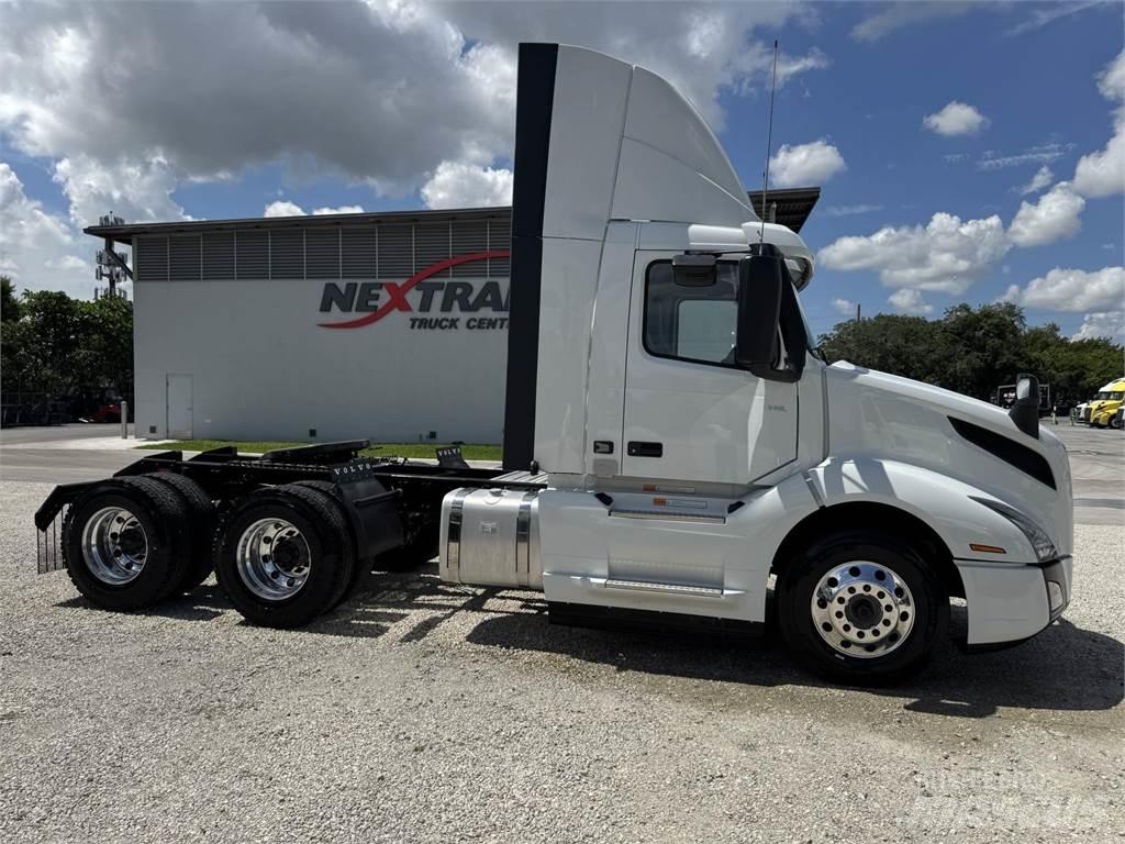 Volvo VNL64T300 Влекачи