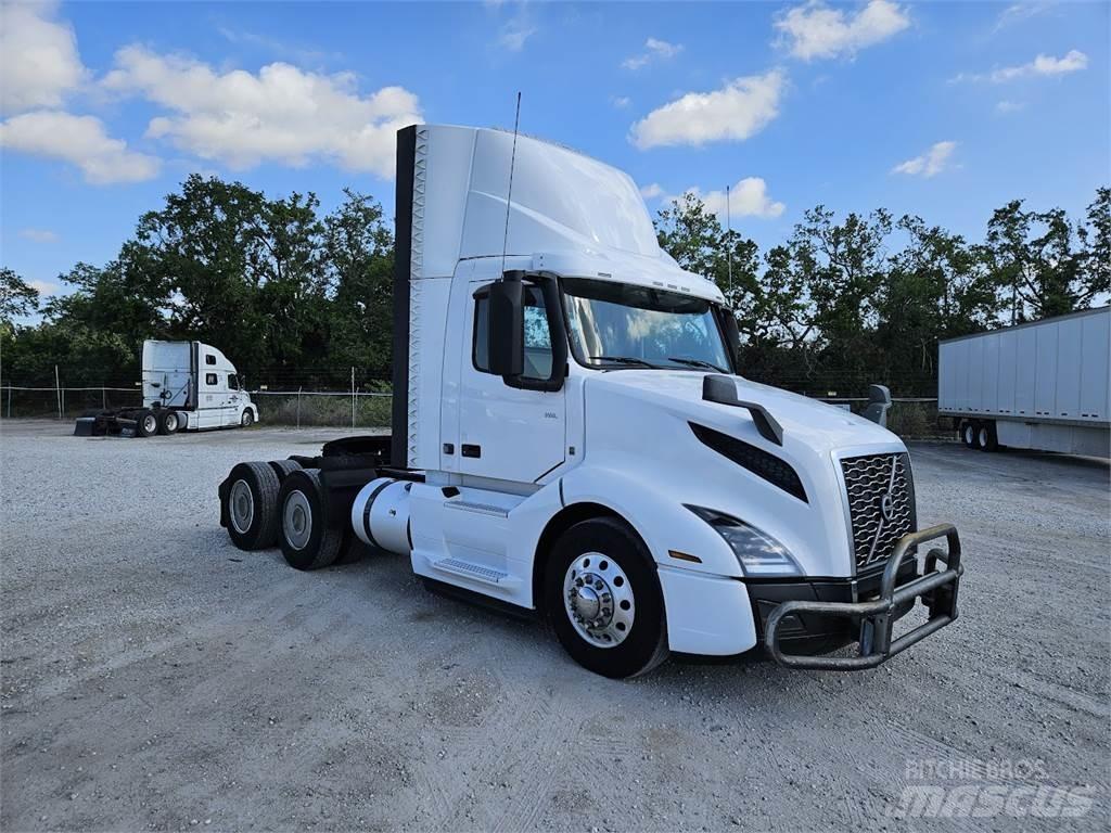 Volvo VNL64T300 Влекачи