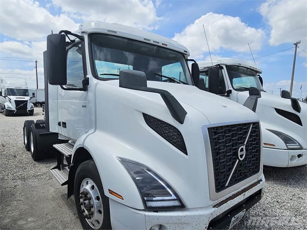 Volvo VNL64T300 Влекачи