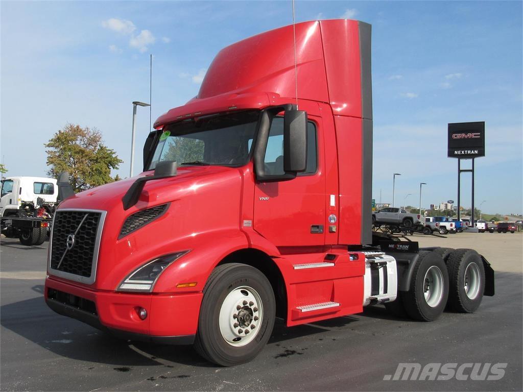 Volvo VNL64T300 Влекачи