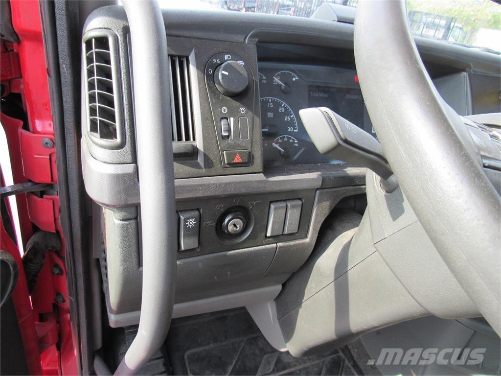 Volvo VNL64T300 Влекачи