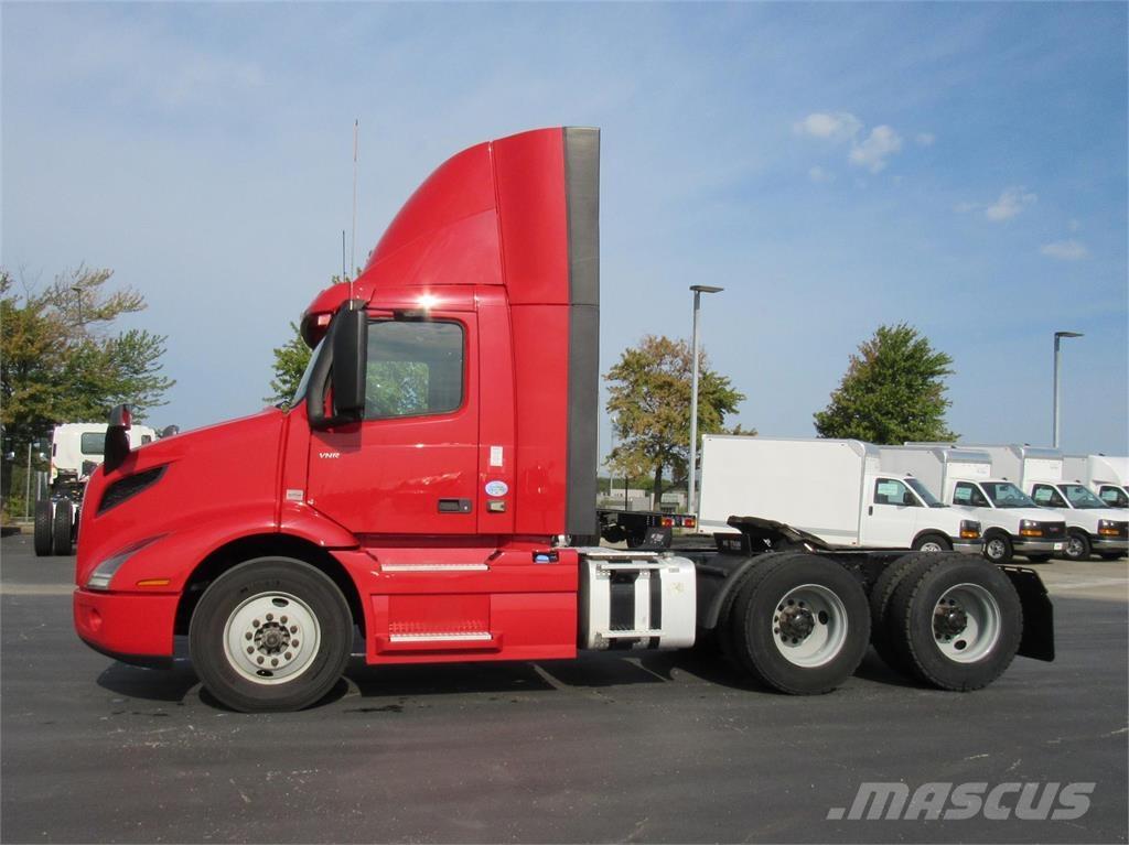 Volvo VNL64T300 Влекачи