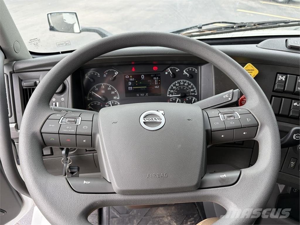 Volvo VNL64T740 Влекачи