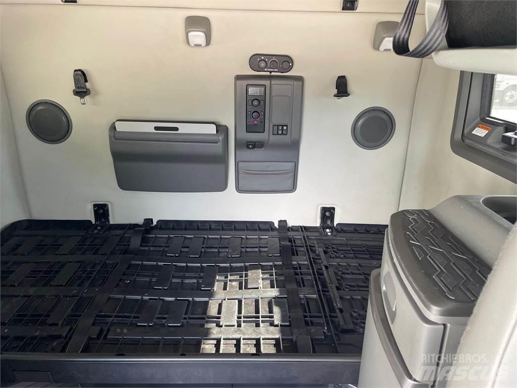 Volvo VNL64T760 Влекачи