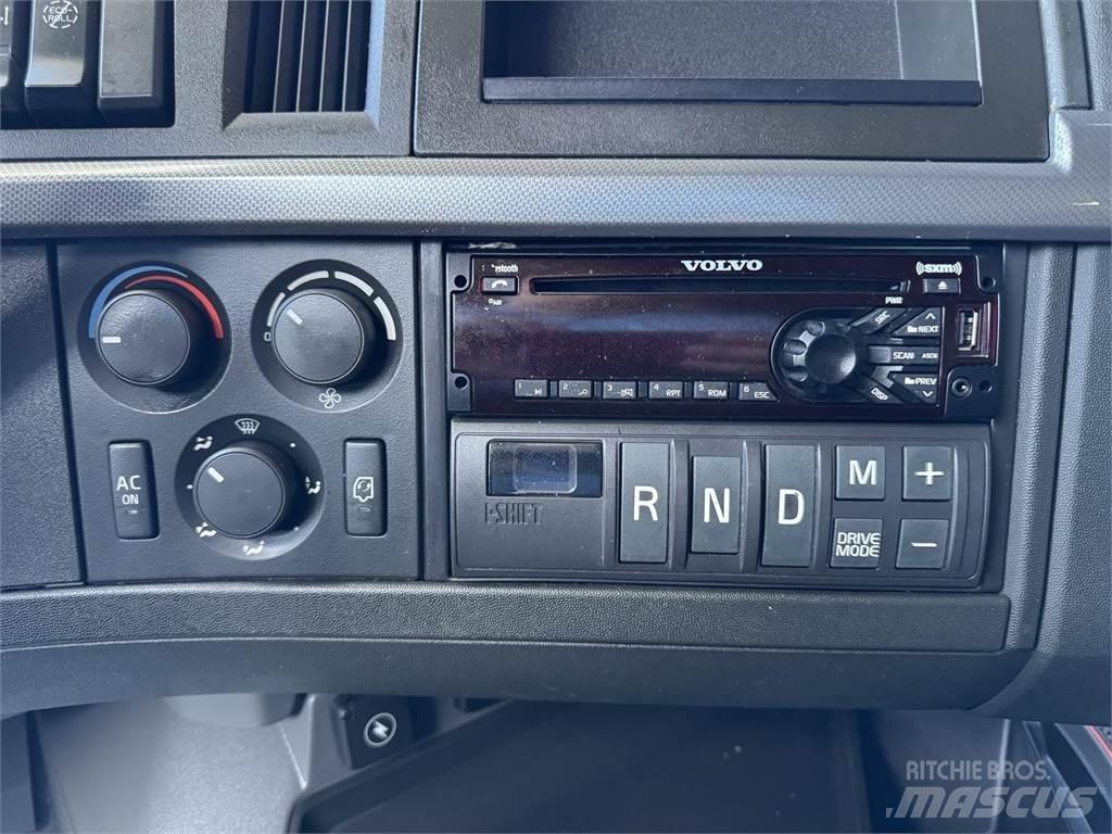 Volvo VNL64T760 Влекачи