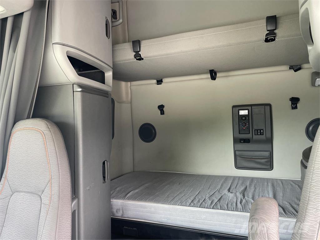 Volvo VNL64T760 Влекачи