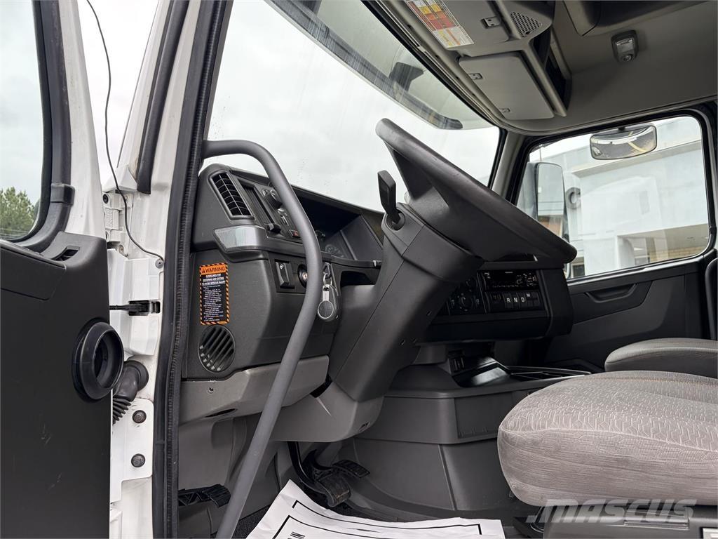 Volvo VNL64T760 Влекачи