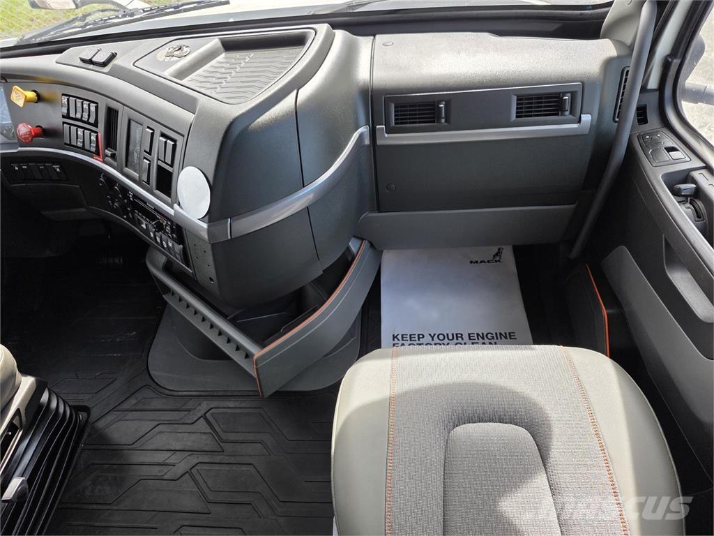 Volvo VNL64T760 Влекачи