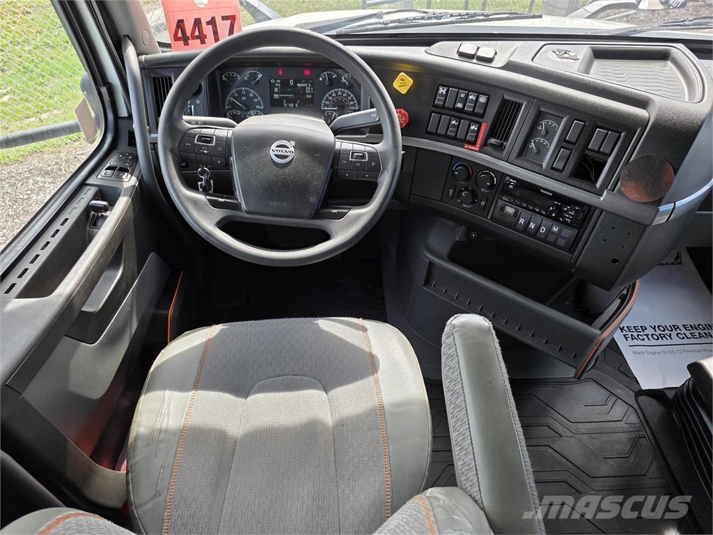 Volvo VNL64T760 Влекачи