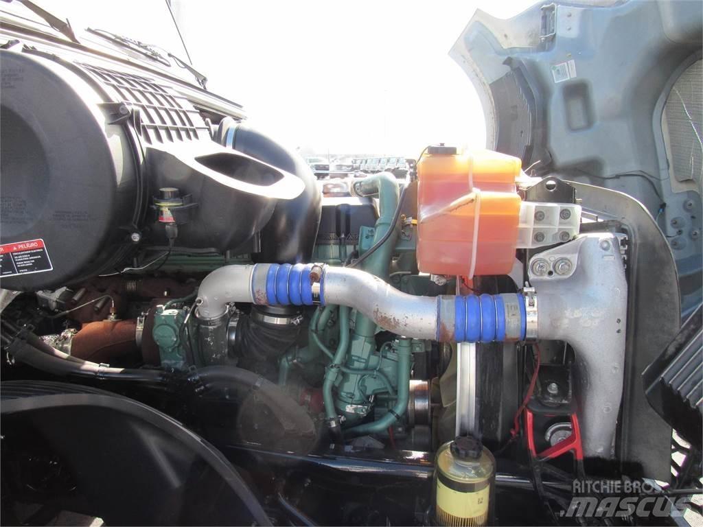 Volvo VNL64T860 Влекачи