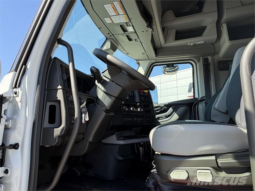 Volvo VNL64T860 Влекачи