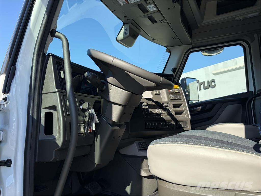 Volvo VNL64T860 Влекачи