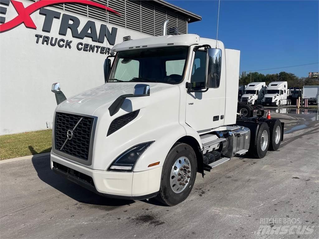 Volvo VNR64T Влекачи