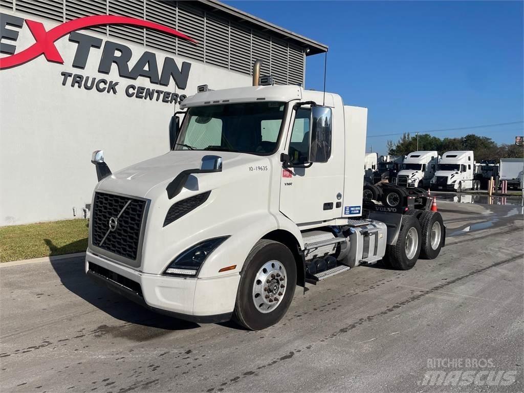 Volvo VNR64T Влекачи