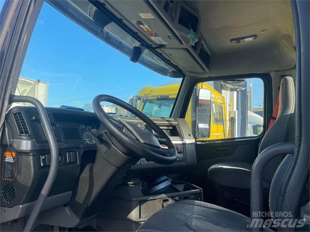 Volvo VNR64T Влекачи