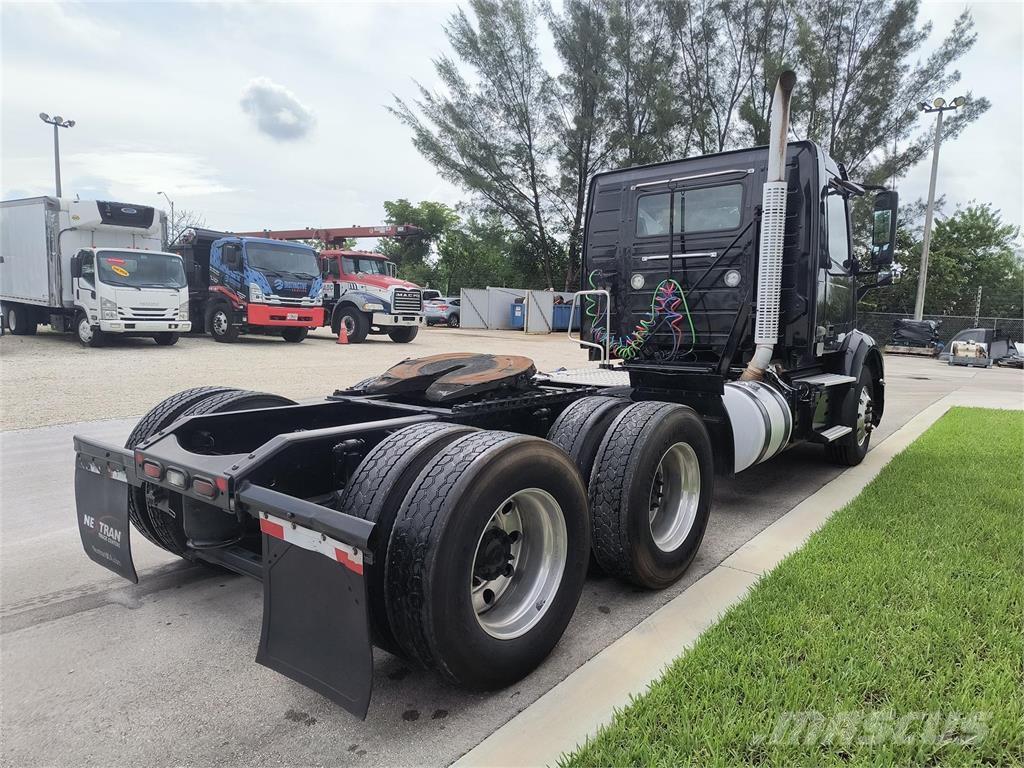 Volvo VNR64T Влекачи