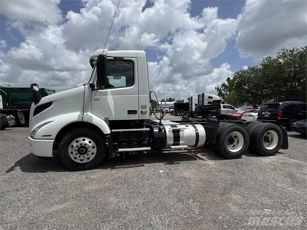 Volvo VNR64T300 Влекачи