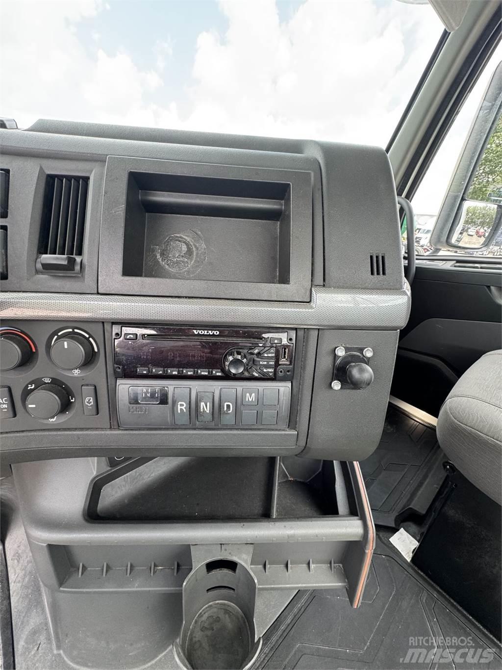 Volvo VNR64T300 Влекачи