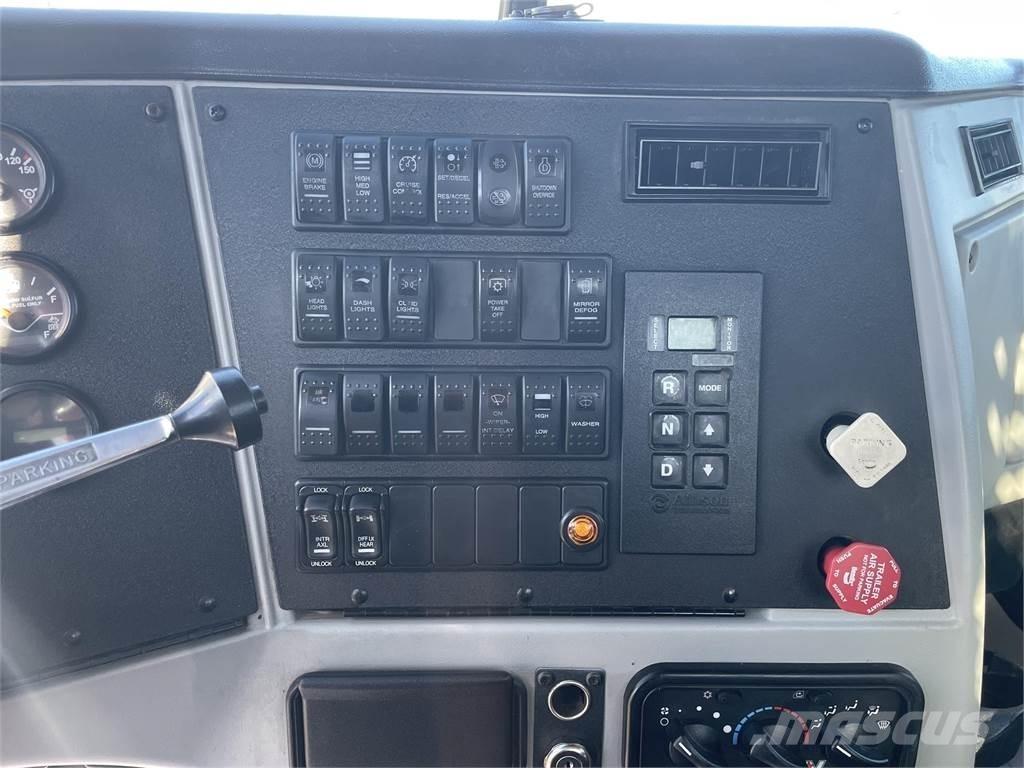 Western Star 4700SB Други