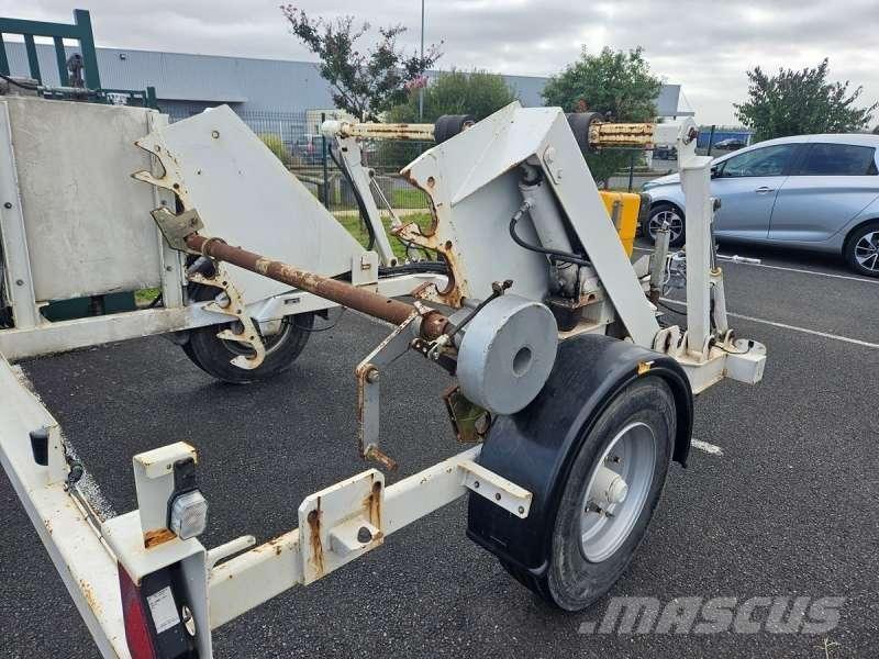 Adoc 3T5 Бордови