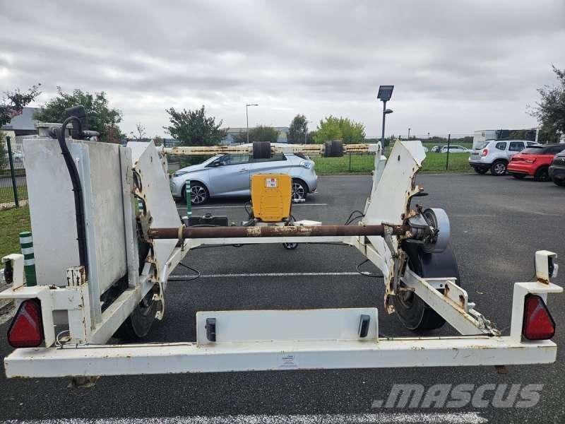 Adoc 3T5 Бордови