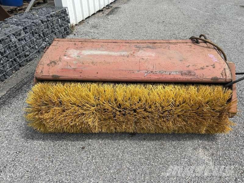  AUTRE 1700mm Камиони за почистване