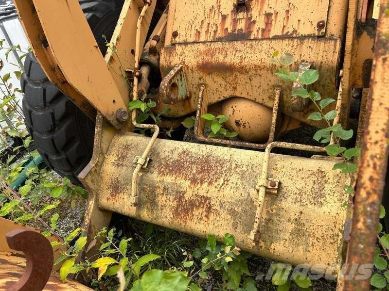 CASE W14 Колесни товарачи