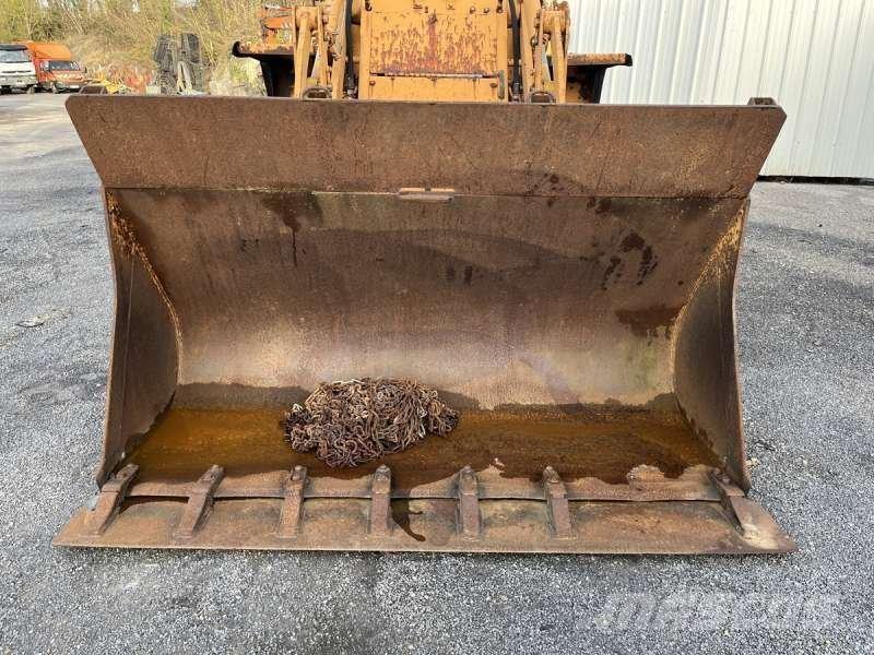 CASE W14 Колесни товарачи