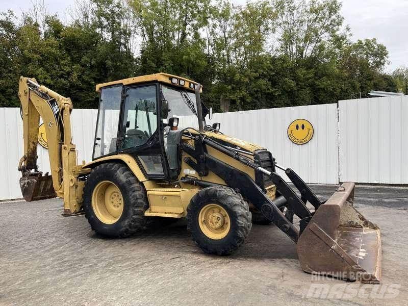 CAT 428C Товарач със заден ексватор