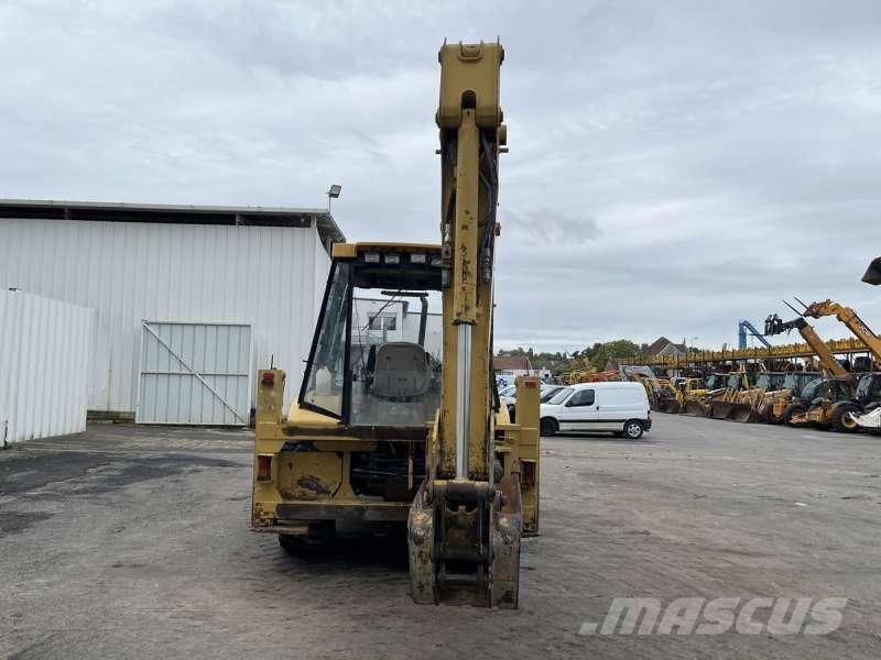 CAT 428C Товарач със заден ексватор